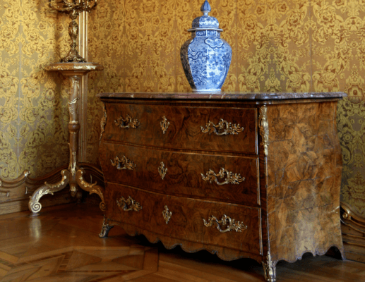 Reconnaître un meuble ancien de valeur : 10 indices qui changent tout